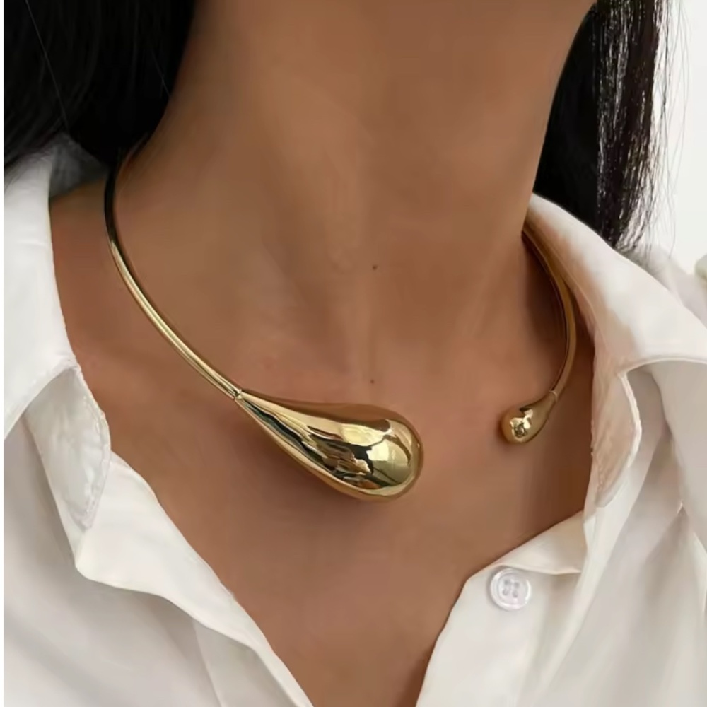 Chunky Water Drop Open Choker Necklace for Women with Metal Coating